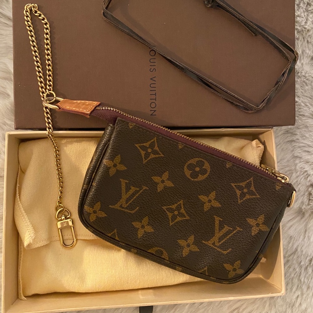 Louis Vuitton Mini pochette Monogram Canvas